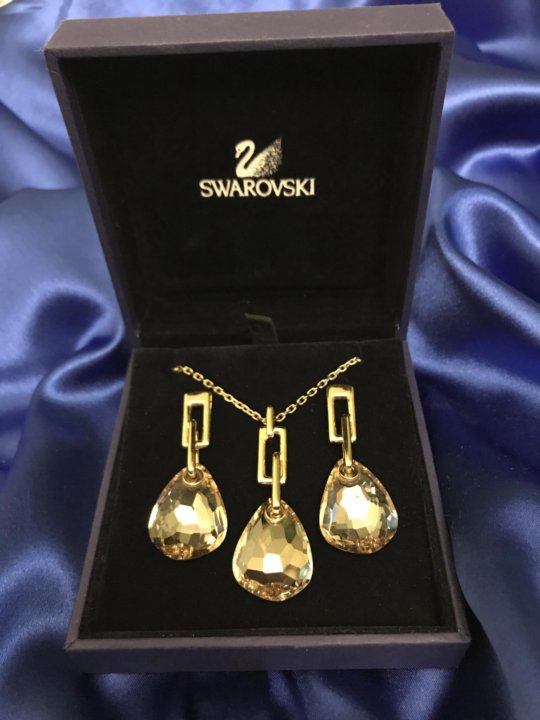 Оригинал комплекте. Комплект Сваровски. Swarovski оригинал комплект. Самые дорогие наборы Сваровских. Swarovski Travel Exclusive.