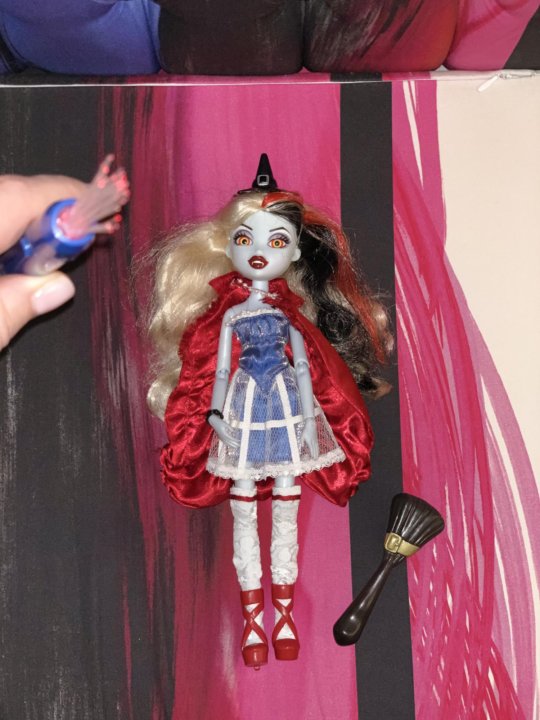Кукла Bratzillaz Vampelina – купить в Москве, цена 800 руб