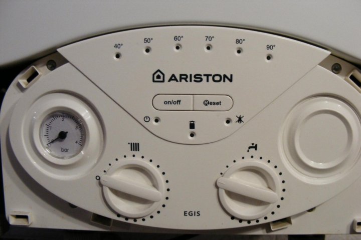 Ariston egis 24. Газовый котел Аристон Egis 24ff. Ariston Egis 24 FF. Котёл Аристон 24. Ariston BS 24ff.