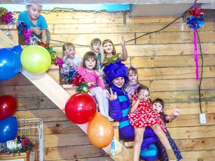 Детский день рождения в детском центре. Детское день рождение энгельс. День рождения детского центра. Веселые дети праздник. День рождения энгельс детский.