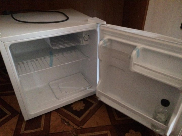 Бирюса б 50. Мини холодильник Бирюса. Холодильник Бирюса маленький. Холодильник мини Бирюса наполнение. Мини холодильник Бирюса 43 литра.