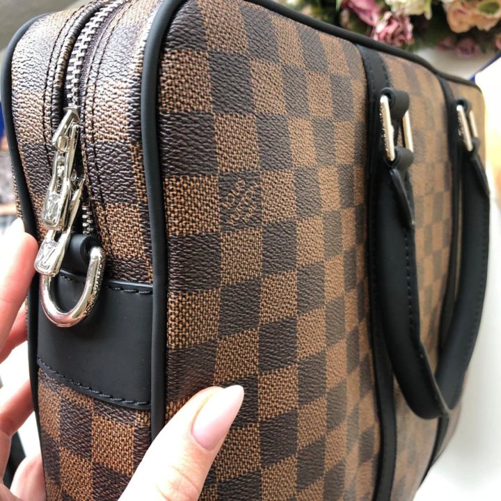 Ombre nomade louis vuitton. Louis Vuitton ah1138. Louis Vuitton rm933. Луи витон v1688. Louis Vuitton q1121.