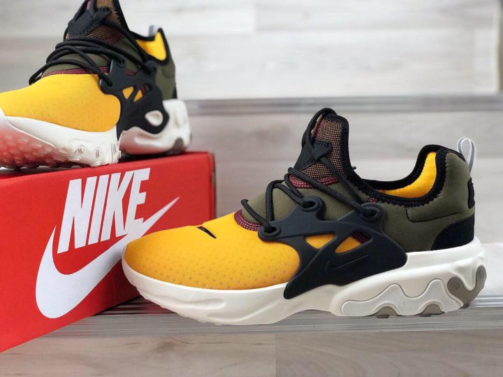 yellow nike presto react