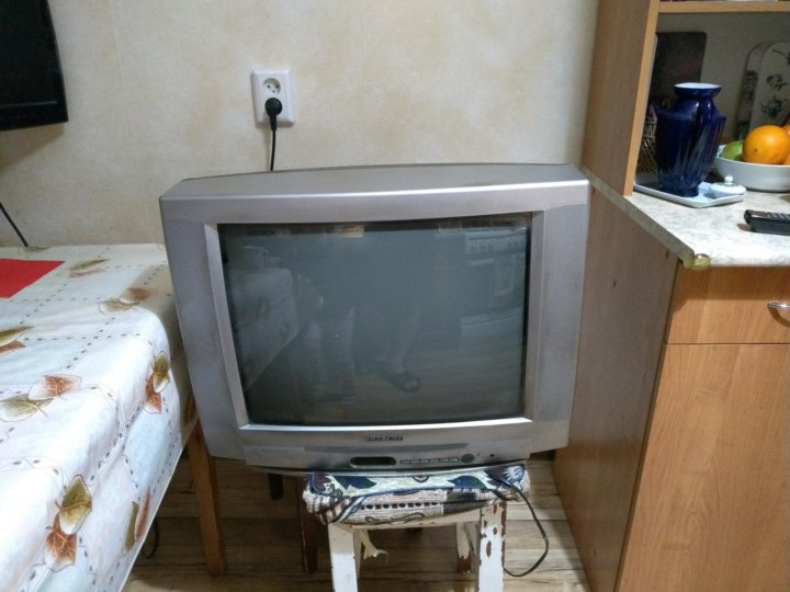 Телевизор хитачи старого образца
