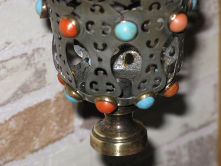 старинная лампада с тремя цветными камеям. лампада 19 век. лампада подвес латунь 20 век. лампада древняя. лампадка 19 век.