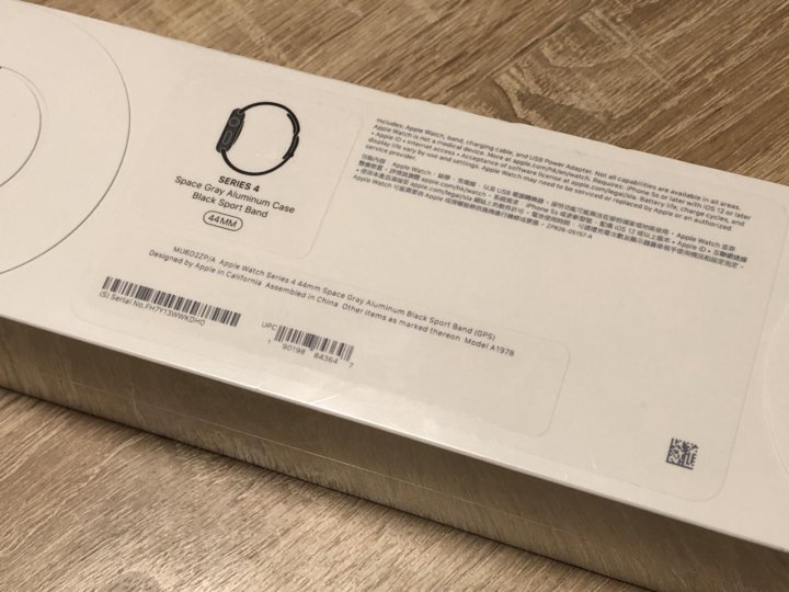 Как выглядит оригинальная коробка. Apple watch Series 7 упаковка. Apple watch Series 6 44 mm. Упаковка. Оригинальная коробка Эппл вотч 6. Apple watch Series 7 коробка оригинал.