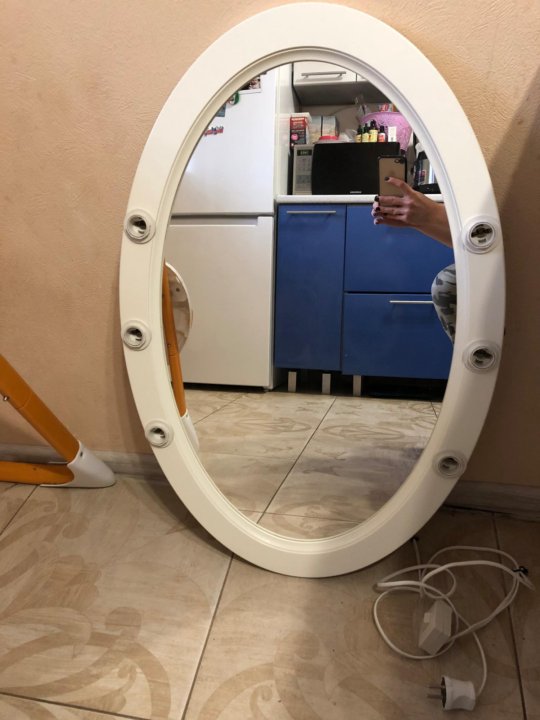 tualetnyj stolik ikea s osvesheniem