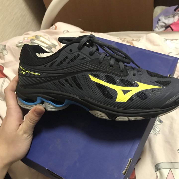 Волейбольные кроссовки Mizuno Wave Lightning Z4 – купить в  Санкт-Петербурге, цена 5 500 руб., продано 10 марта 2019 – Обувь