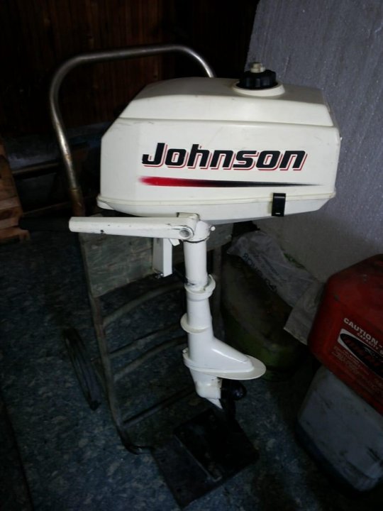 Мотор джонсон купить. Лодочный мотор Джонсон 3.5. Лодочный мотор Johnson 3.3. Лодочный мотор Джонсон 2.5. Лодочный мотор Johnson 3.5 запчасти Spring 0326205.