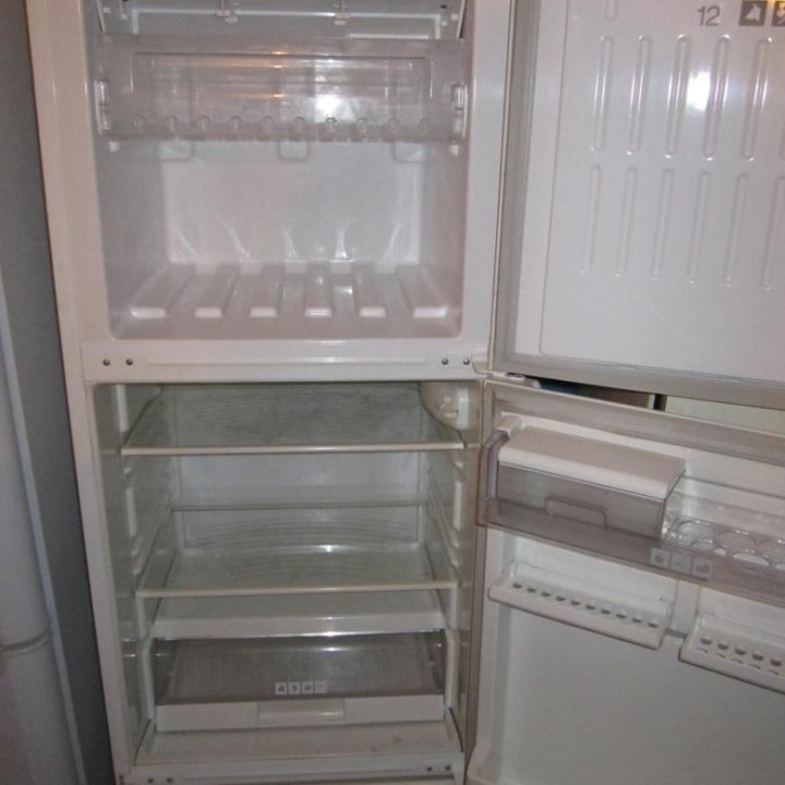 Сервисный центр стинол. Холодильник Stinol 104. Холодильник Стинол 110. Холодильник Stinol 104 Elk. Холодильник Стинол трёхкамерный.