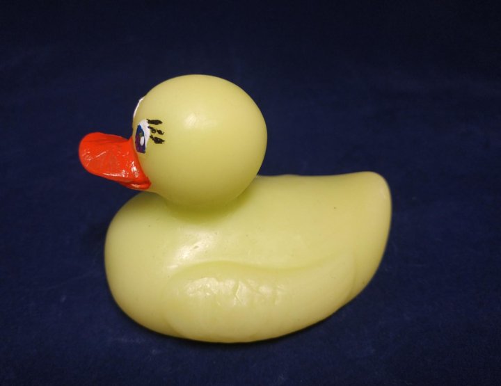 Уточка для ванной полицейский. Утка в форме. Форма силиконовая "лебедь". Уточка фанни дак. Форма утка.