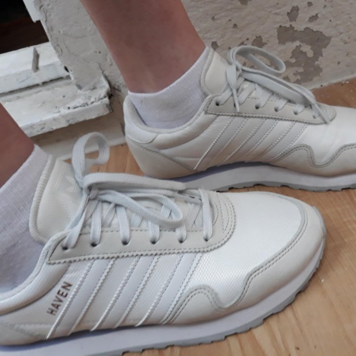 Adidas cheap haven white