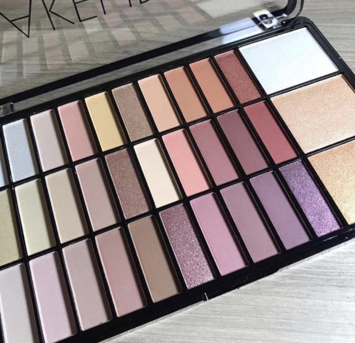 dodo girl make up studio eyeshadow & highlighter