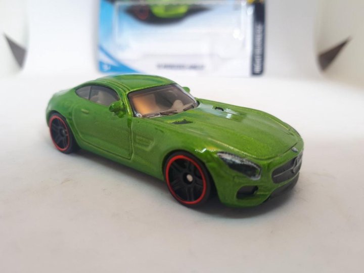 hot wheels 15 mercedes amg gt green