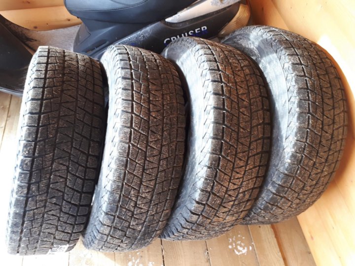 Шины липучки зимние бриджстоун. Bridgestone Blizzak w995. Bridgestone durs2. Bridgestone Blizzak w810.