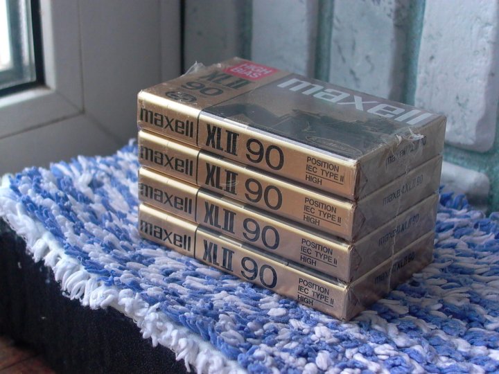 Кассеты 90 х. Maxell XL II 90. "Maxell CR-90 1979" Cassette. Видеокассеты 90-х. Аудиокассеты 90-х.