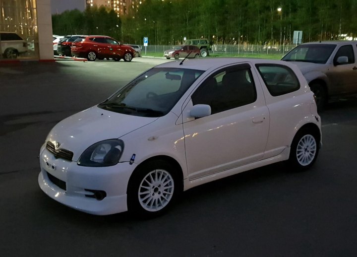 Тойота Витц RS 1 5 2001