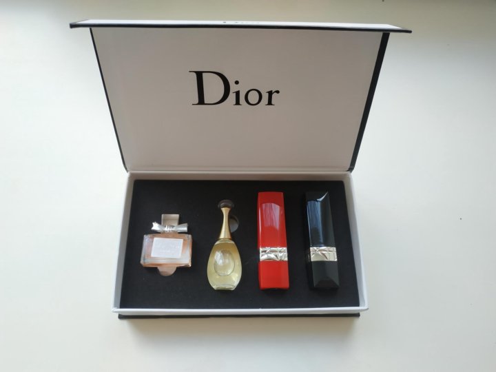 Подарочный набор dior. Набор Christian Dior 4 30. Сефора диор набор. Набор диор 2022. Набор диор Энерджи.