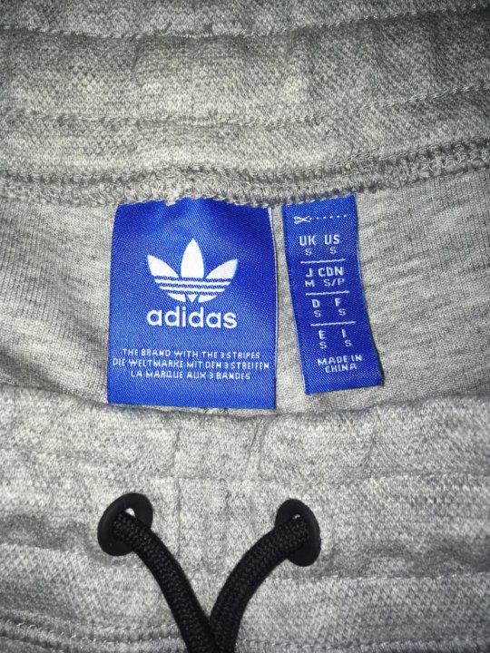 Adidas shop cropped pintuck