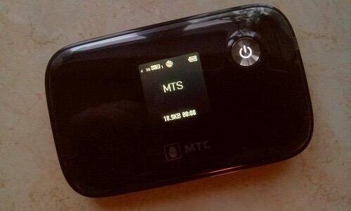 Мобильный роутер с сим картой мтс. Mts роутер 4g wifi. wifi модем мтс. мтс роутер мигает зеленым.