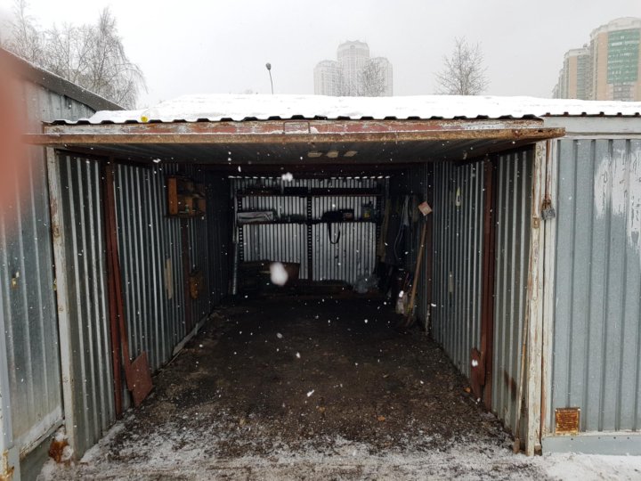 Гараж 13. Ракушки в Москве гаражи. Сарай из гаража ракушки. Российский гараж Ракушка. Гараж Москва.