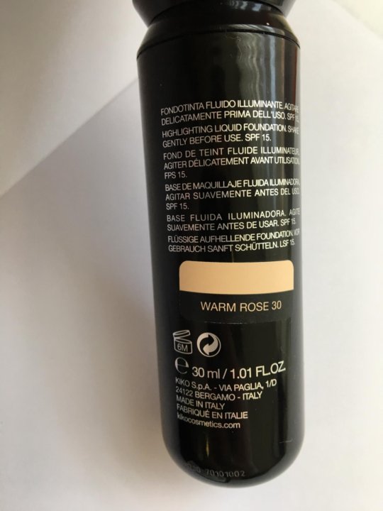 Fondotinta fluido illuminante SPF 15 - Skin Tone Foundation - KIKO MILANO