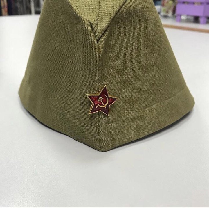 для такого седая пилотка фото оглянулся