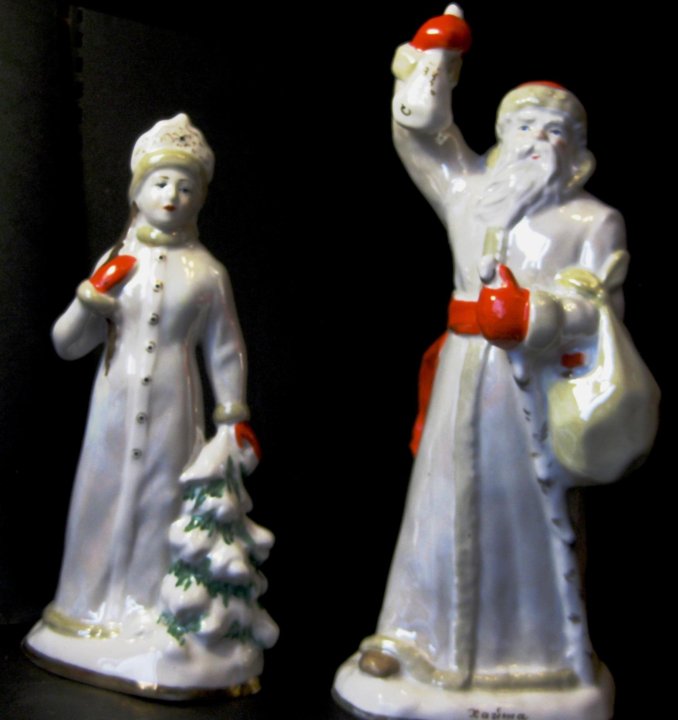 Фарфоровый дед мороз. Фарфор коростень дед мороз. Статуэтка дед мороз ифз. Статуэтка дед мороз ифз. Дед мороз и снегурочка ифз.