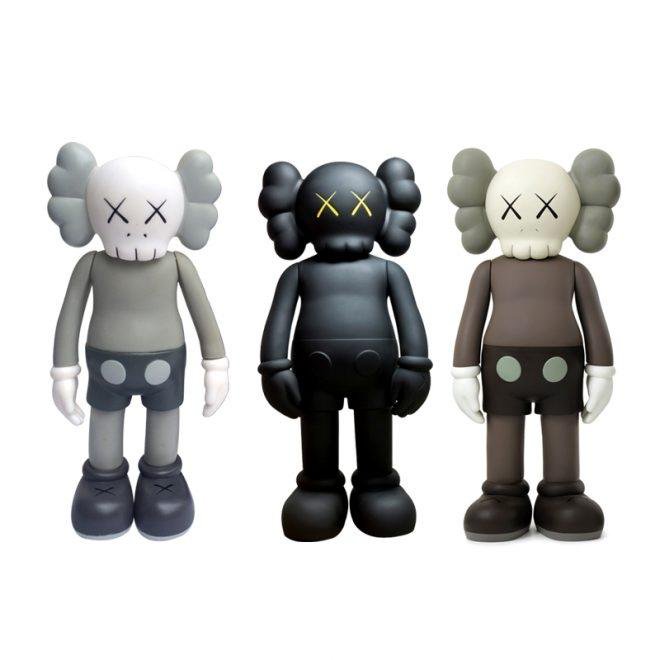 Кавс игрушка. KAWS Companion Bearbrick Medicom Toy 40 см. KAWS Companion 20см. KAWS Companion черный. Bearbrick KAWS.