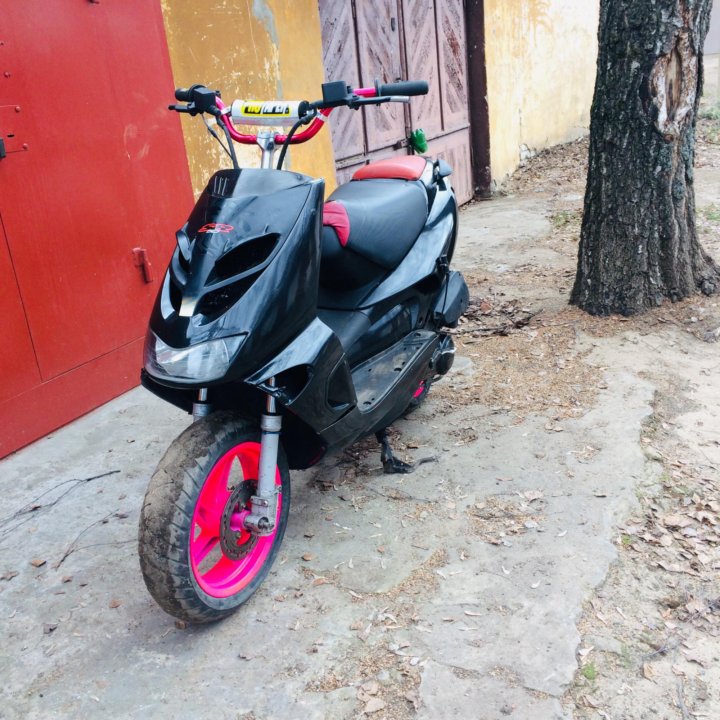 Aprilia SR 50 стант