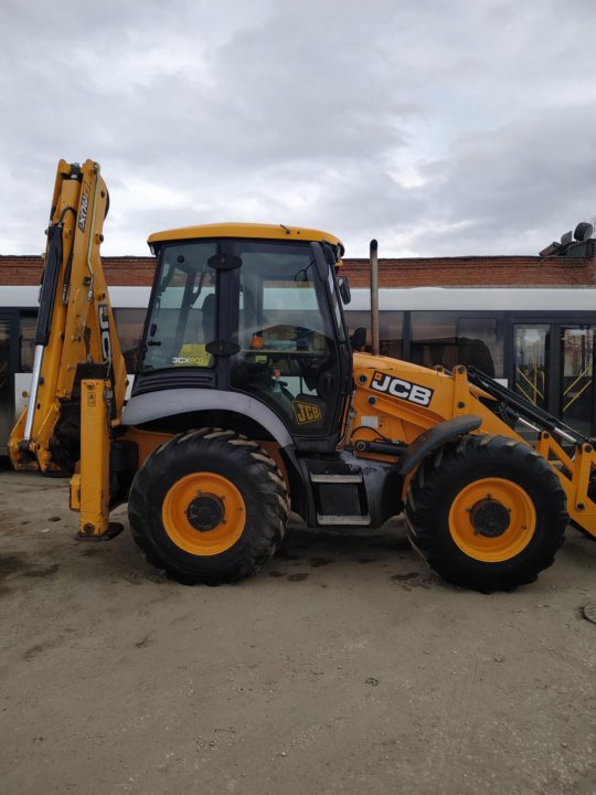 Jcb 3cx кресло