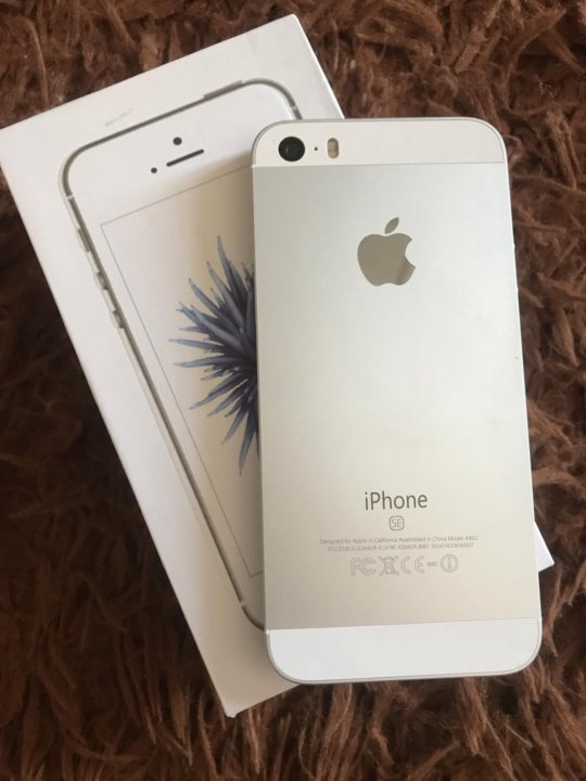 Iphone se 2016 белый. Iphone se 64gb Silver. Серебряный iphone se 2016. Айфон se 1 поколения белый.