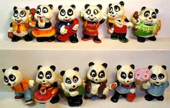 Сюрприз панда. Киндер сюрприз Панда коллекция. Панда Киндер сюрприз 1994. Коллекция панды из Киндер сюрприза.