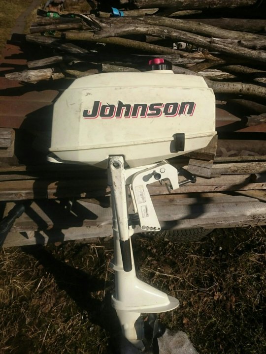 Мотор джонсон купить. Johnson 3.5 Лодочный мотор. Лодочный мотор Джонсон 3.3. Подвесной Лодочный мотор Джонсон 3,5. Лодочный мотор Johnson 2.5 2006.