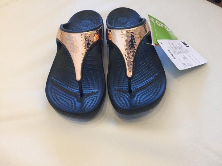size w6 crocs