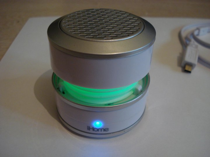 Ihome store speaker im59