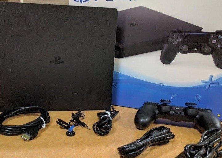 Ps москва. Sony PLAYSTATION 4 комплектация. Комплектация ps4 Slim. Комплектация приставки ps4. Комплектность ps4 Slim.