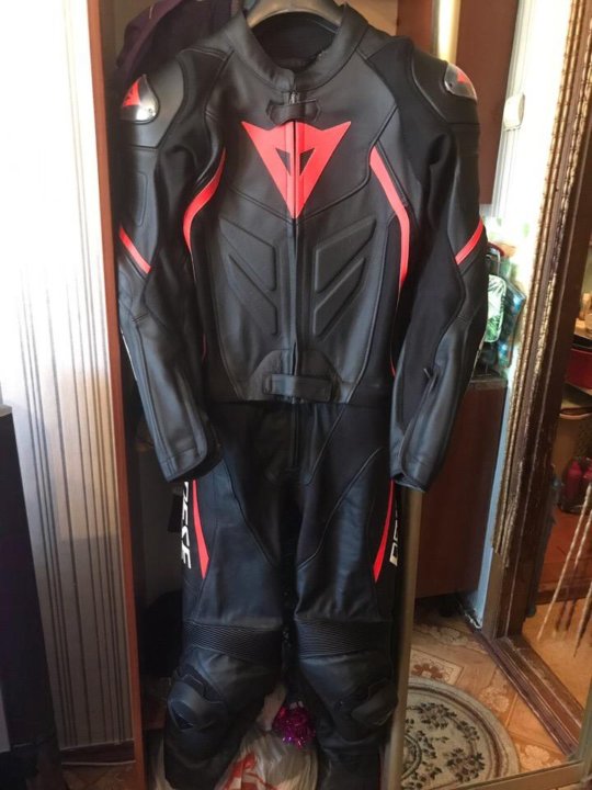 Dainese мотокуртка Avro d2