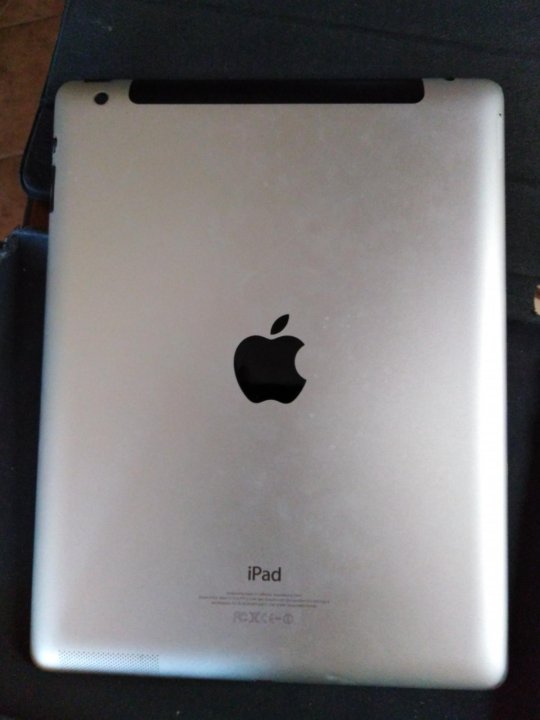 Apple ipad 256. IPAD 4 фото. Айпад 4 коробка. Айпад 4 коробка 2012. Айпад 4 Размеры.