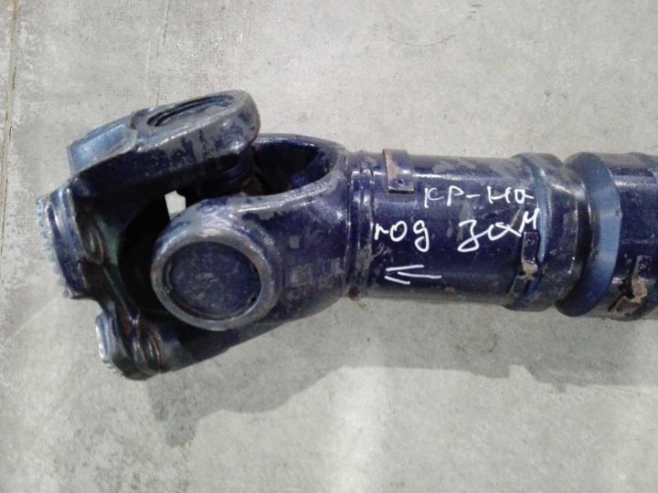 Кардан вольво fh12. 20476719 вал карданный volvo. Карданный вал volvo fh460. Карданные валы volvo. Карданный вал вольво 9183941.