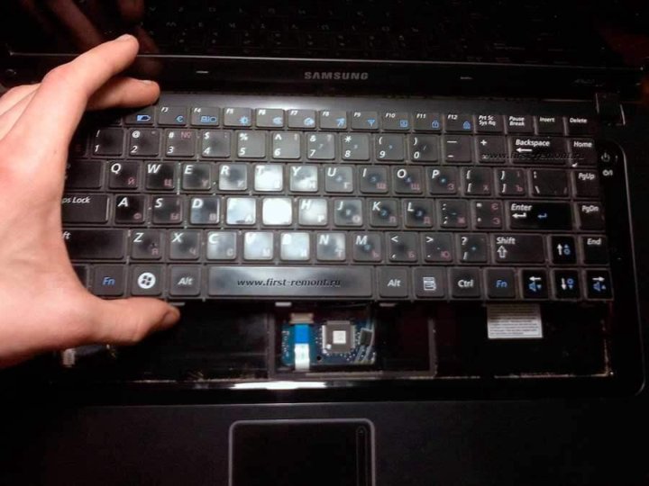 После смены клавиатуры. После смены клавиатуры. После смены клавиатуры. Lenovo 3000 g530 клавиатура. Ремонт клавиатуры ноутбука.