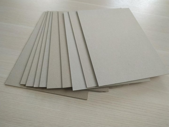 Плотный четыре. Плотный картон. Очень плотный картон. Картон плотный листовой 3 мм. Картон а4 плотный.