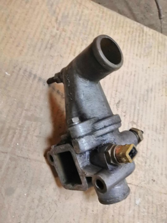 корпус термостата газель 405 евро 3. корпус термостата газ 3302. корпус термостата газель. 8. термостат в сборе змз 402.