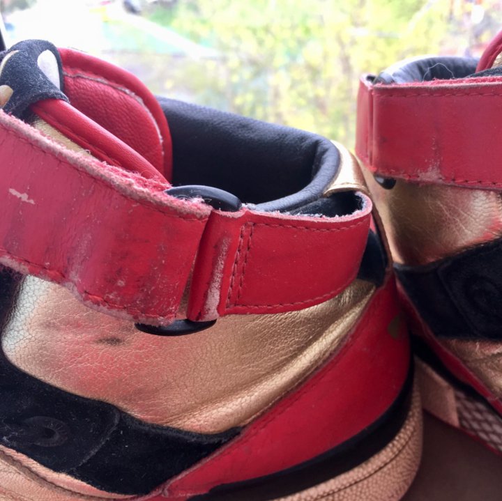 Кроссовки adidas Originals X hellboy 2 – купить в Москве, цена 1 500 руб.,  продано 15 октября 2019 – Обувь
