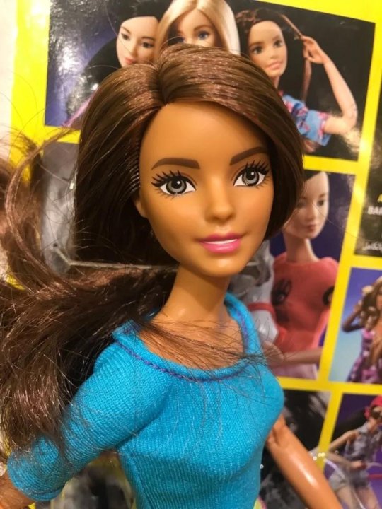 Barbie fitness. Барби фитнес. Барби 90х фитнес. Кукла Барби путешественница с темными волосами. Кукла Barbie jarni Mattel maxkolli 2006.