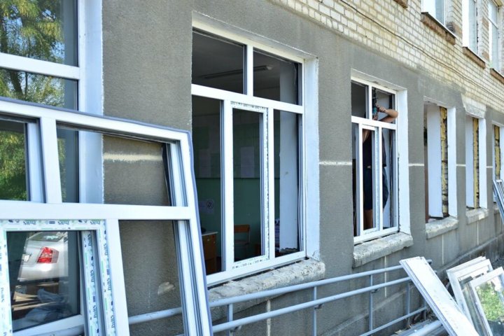 Замена оконных блоков в школе
