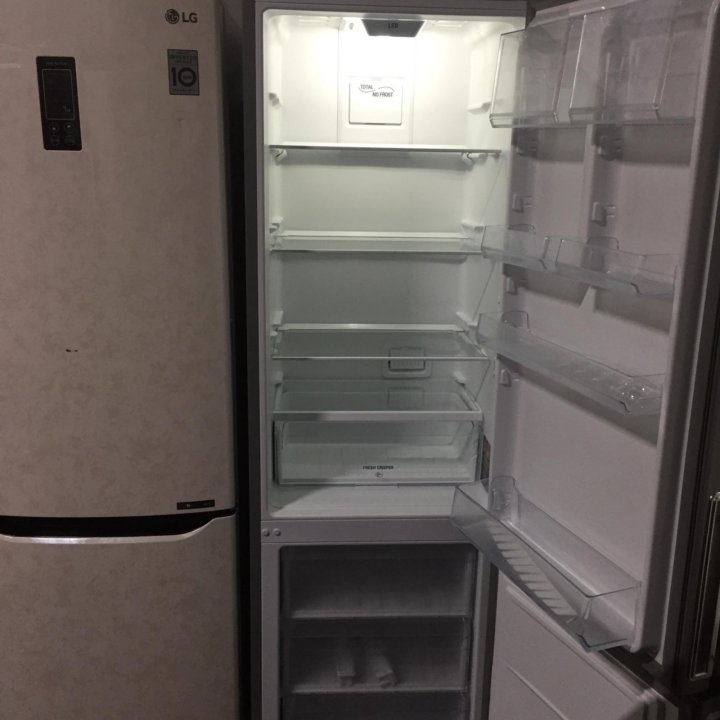 Ariston hf холодильник. Холодильник Hotpoint-Ariston HTS 5200 W. Холодильник Хотпоинт Аристон hf4180s. Холодильник Хотпоинт Аристон 5200 w. Холодильник Hotpoint Ariston HF 5200.
