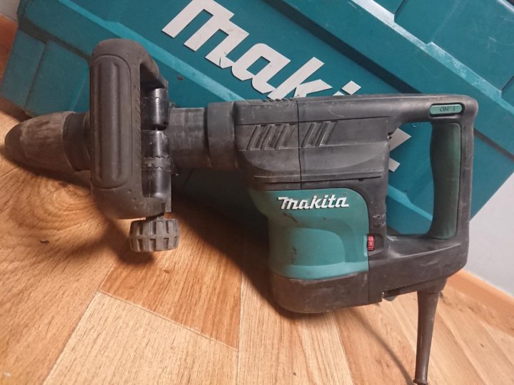 Большой отбойник макита. Makita hm1101c. Отбойный молоток Makita 1101 с. Отбойник Макита 1303. Makita hm1140c.