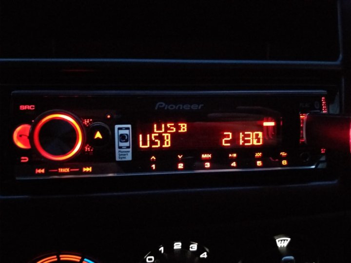 Как выключить подсветку пионер. Pioneer 510bt. пионер 510. пионер 510 в темноте. пионер 510 фото.