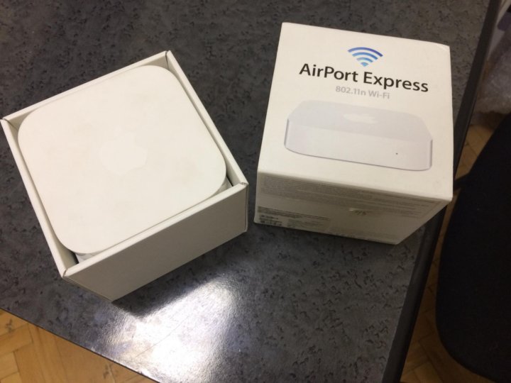 Роутеры airport. Apple Airport Express a1392. Airport Express a1392.